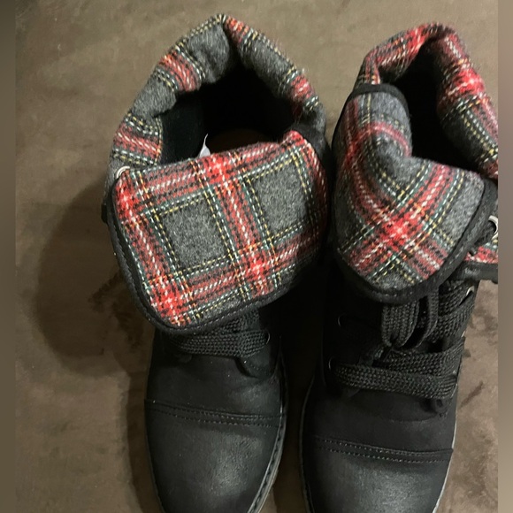 Nwt - Picture 2 of 2